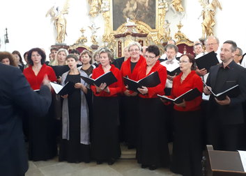 Děkujeme dvěma pěveckým sborům