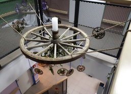 Dekorace kolo ve visu