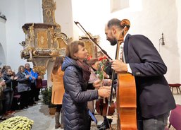 Předávání květin