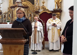 Přímluvy četla vedoucí Otevřených dveří