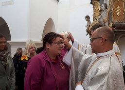 Pro osobní požehnání si na závěr šli téměř všichni