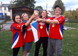 Pohár v rukou vítězů