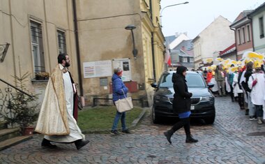 Vyzvednout pana faráře