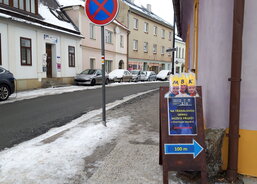 Z nároží Šaffovy ulice pokračujte po Vrchlického dolů ...