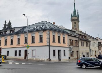 Upozornění na dopravní situaci na ulici Vrchlického v Poličce