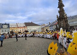Tříkráloví koledníci na náměstí 