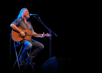 Už v pátek 8. listopadu vystoupí Kamil Střihavka, vstupenky pořídíte v předprodeji na GoOut