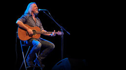 Už v pátek 8. listopadu vystoupí Kamil Střihavka, vstupenky pořídíte v předprodeji na GoOut