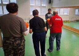 Petr Schaeffer dlouhodobě dobrovolničí - připravuje pohybové aktivity pro klienty Denního stacionáře