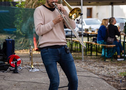 Pohodovou atmosféru podtrhlo duo Muzikanti na tripu