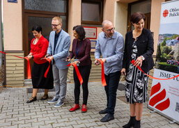 Přestřiženo, otevřeno