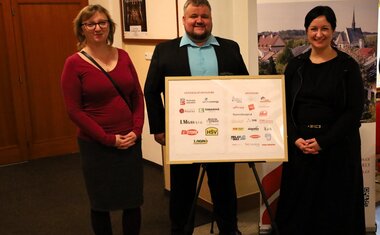 Vedení Oblastní charity Polička - Mgr. Jana Dobrovolná, Mgr. Pavel Šimon a ředitelka Petra Zahradníková