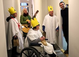 Už 6. ledna jsme zašli s koledou na radnici, koledovali klienti AC dílen