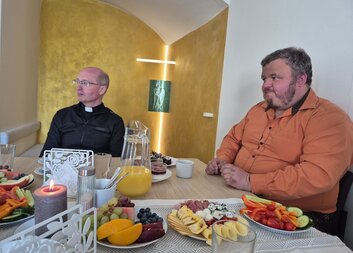 Snídaně s biskupem Prokopem Brožem 